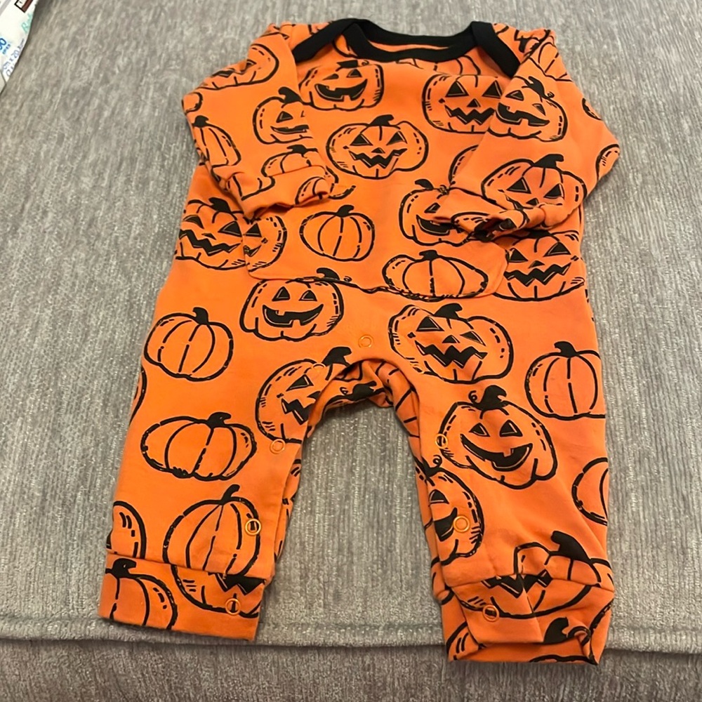Halloween Long sleeve Long pant Onesie Size 3-6M